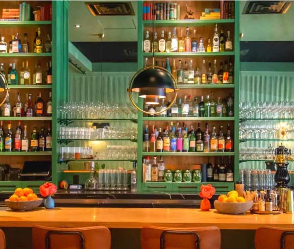 zola-bar zola bar with audio visual equipment installed